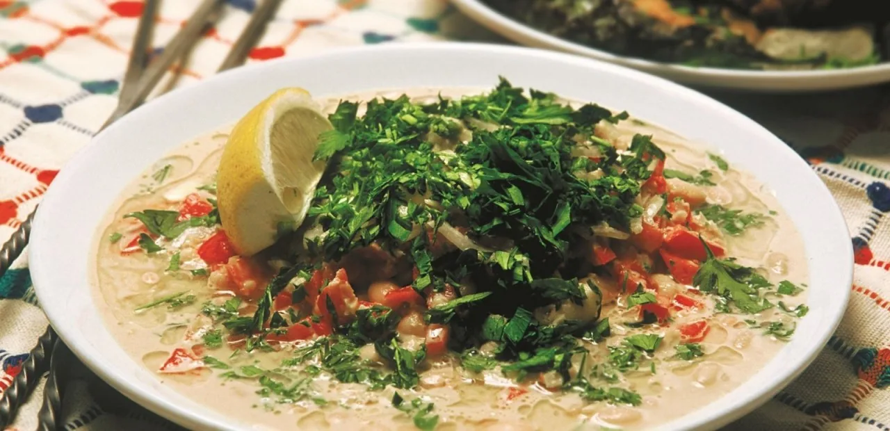 Tahinli Piyaz - white bean salad with tahini dressing (Antalya, Turkey)